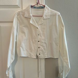 White cotton blend short shirt with a lace back from the 90’s